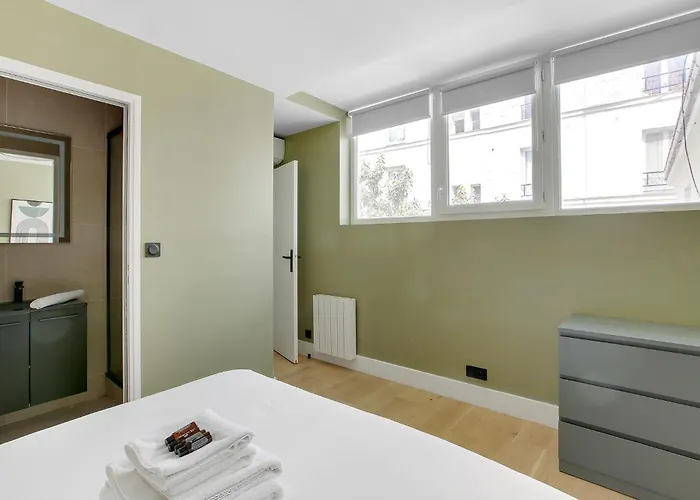 Modern And Air-conditioned In The Heart Of Le Marais Paris